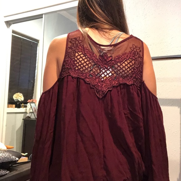 Taylor & Sage cold shoulders blouse - Picture 6 of 6